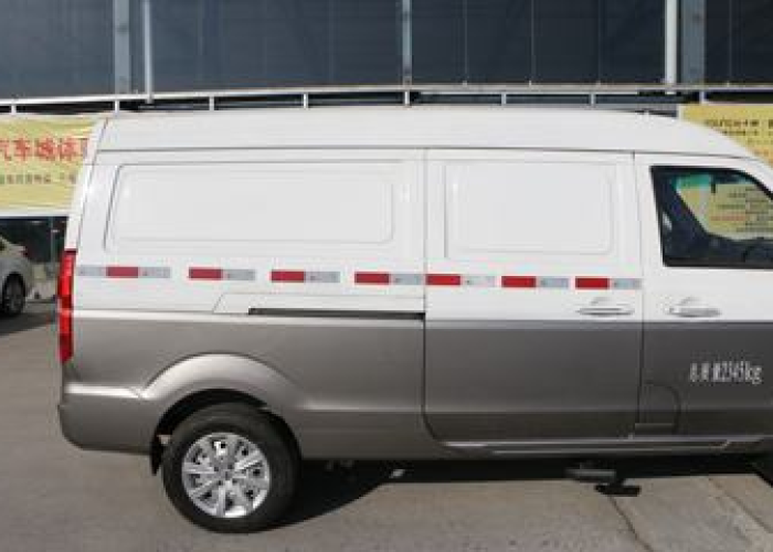 华晨金杯新海狮S封闭式厢货,城市物流的智慧之选,高效运输新标杆 华晨金杯新海狮S封闭式厢货,城市物流的智慧之选,高效运输新标杆