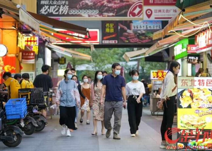 广州今日防疫新策落地，精准防控再升级，市民生活有序调整