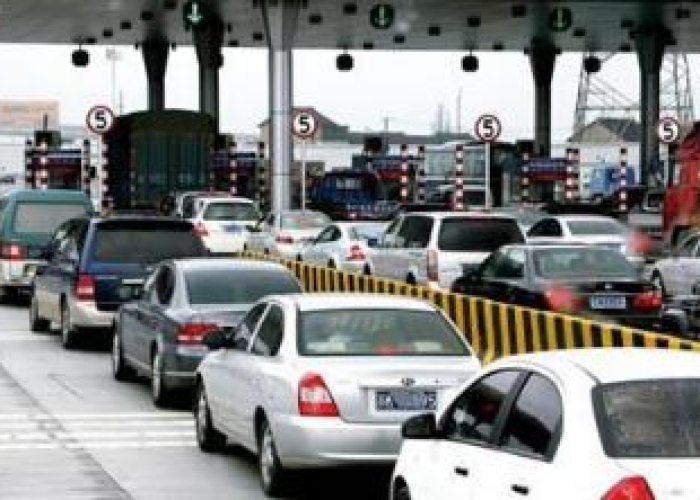 国庆高速免费通行规则详解，以上高速时间为准还是以下高速时间为准？