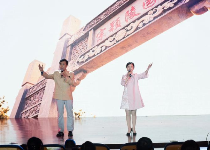 河南新青年，黄河浪涌千帆竞，中原风起万木春