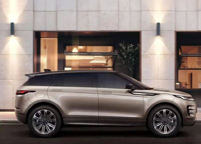 揭秘揽胜极光价格亲民背后的真相，豪华SUV市场的大洗牌？