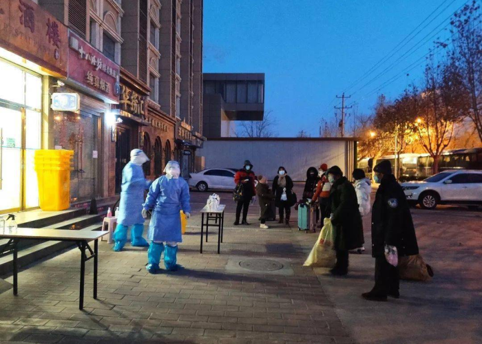 大连某街道升级高风险区，抗疫防线再收紧，市民生活如何应对？