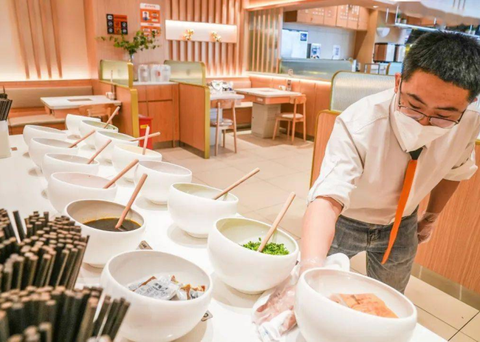 北京堂食政策再收紧，48小时核酸证明成餐饮业新常态