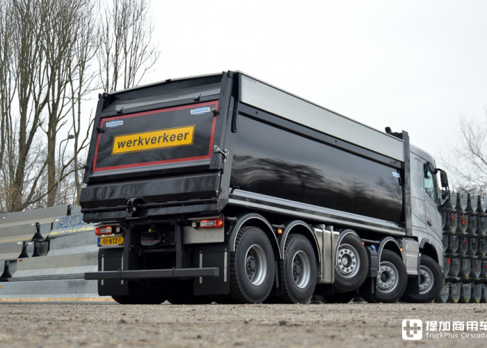 卡车4x8，驱动现代物流的坚实力量