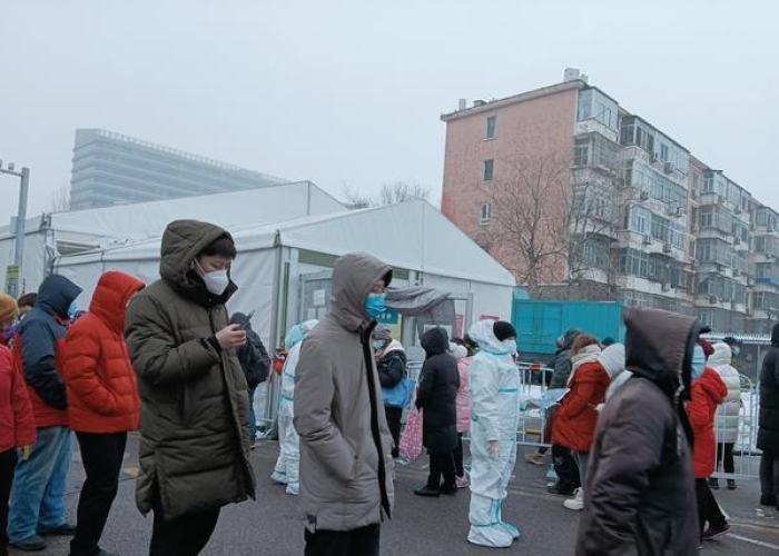 北京4.1万人隔离，一座超大城市的防疫韧性与社会温度