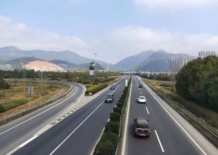 今年清明节高速公路免费不?/今年清明节高速公路免费不收费吗