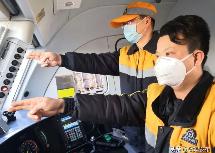 秒懂教程“微信群炸 金花链接怎么弄的”详细房卡教程