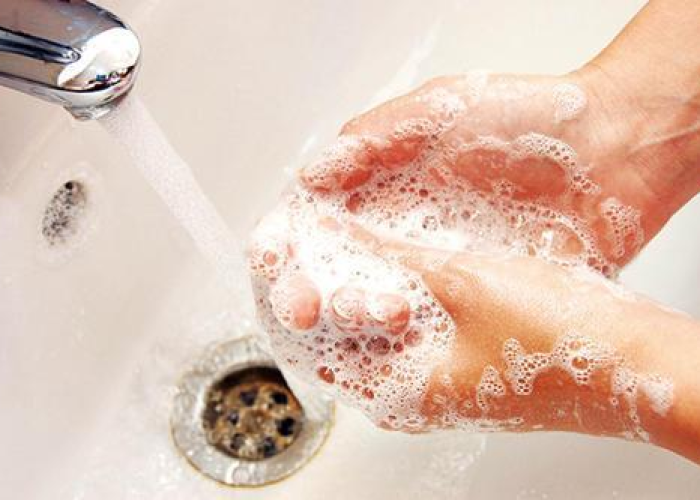 喉咙痒属于新型肺炎嘛/喉咙痒属于新型肺炎嘛还是感冒 喉咙痒属于新型肺炎嘛/喉咙痒属于新型肺炎嘛还是感冒