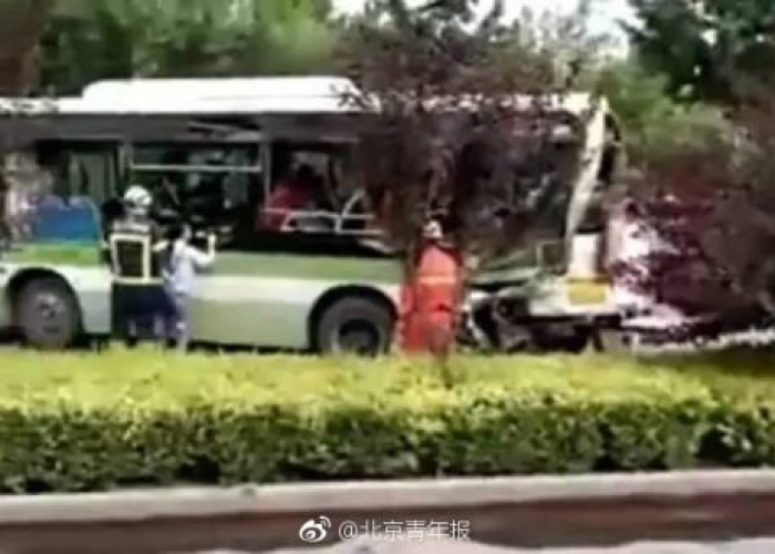 北京一公交车发生车祸:北京公交 车祸 北京一公交车发生车祸:北京公交 车祸