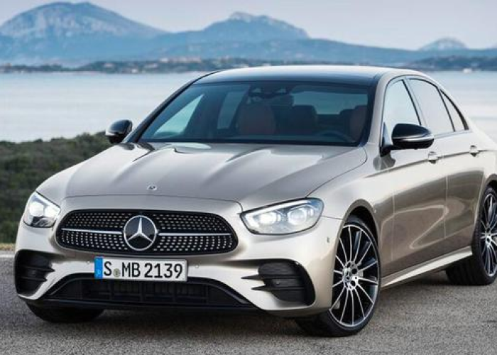 奔驰E级新款价格解析，豪华与科技的完美融合，值得入手吗？