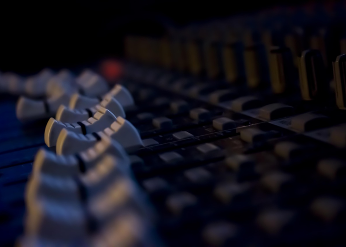 美国治疗新冠肺炎是免费的吗?揭秘医疗体系背后的复杂真相 美国治疗新冠肺炎是免费的吗?揭秘医疗体系背后的复杂真相