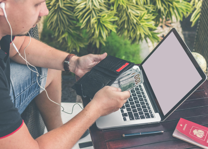 日新增确诊病例超三万例/日本单日新增确诊超2万例 日新增确诊病例超三万例/日本单日新增确诊超2万例