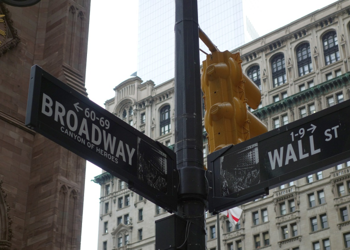 【美国新增连续破万/美国新增超54万】 【美国新增连续破万/美国新增超54万】