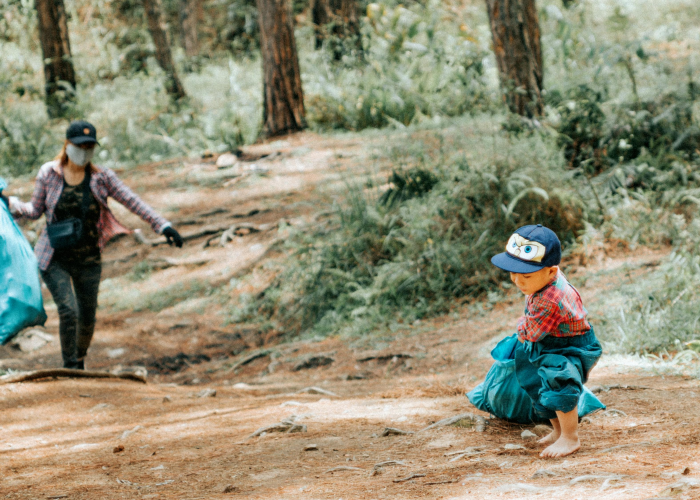 棉签轻触的瞬间,一个男孩在核酸队列里的无声成长 棉签轻触的瞬间,一个男孩在核酸队列里的无声成长