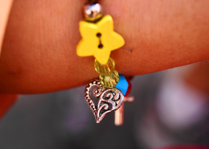 【友谊之灵手镯怎么获得,友谊之绊怎么增加的快】