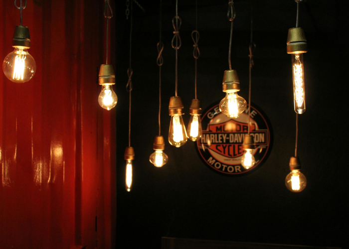 月是故乡明，节系京城情，非常中秋里的非必要不出京