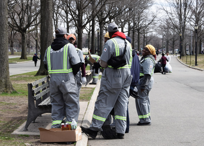 【美国新冠疫情死了大约多少人/新冠疫情美国死亡多少人了】