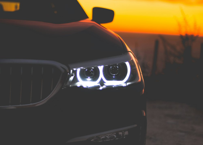 宝马z4硬顶敞篷跑车黄色的:宝马敞篷4座黄色