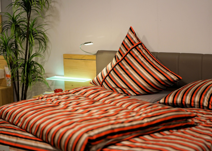 印度医院病人共用病床/印度的病床 印度医院病人共用病床/印度的病床